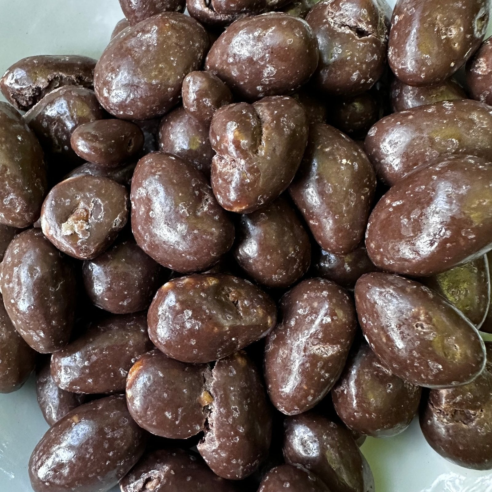 Chocolate Coated Almonds (1kg) - The Deli