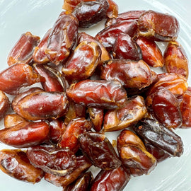 Dates Pitted (1kg) (pits have been removed) - The Deli