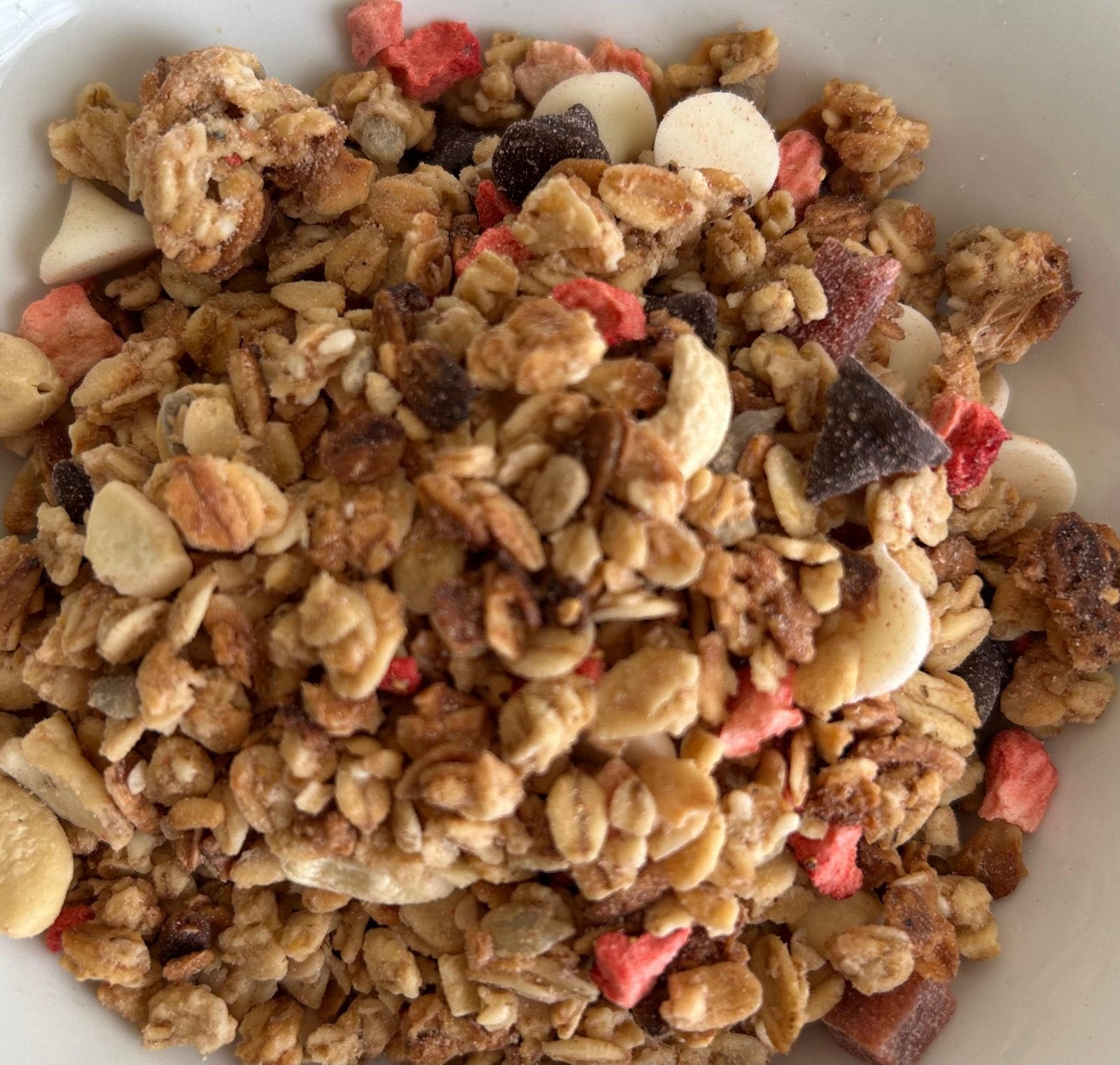 Strawberry Chocolate Muesli (1kg) - The Deli